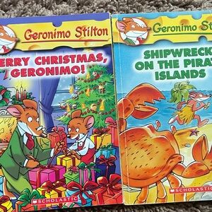 Scholastic Geronimo Stilton Holiday Adventure Set